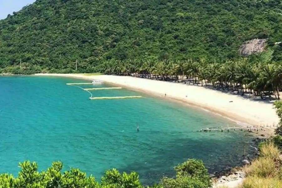 An Bang Beach, one of the most beautiful beach in Hoi An with Vietnam shore excursions