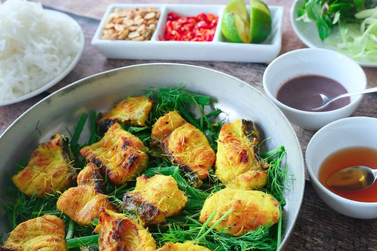 Cha Ca - Grilled Fish with Turmeric & Dill - best hanoi food tours