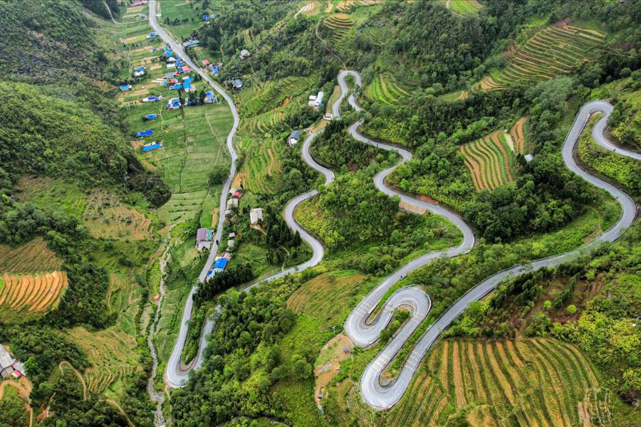 Discover Ha Giang's Dramatic Landscapes