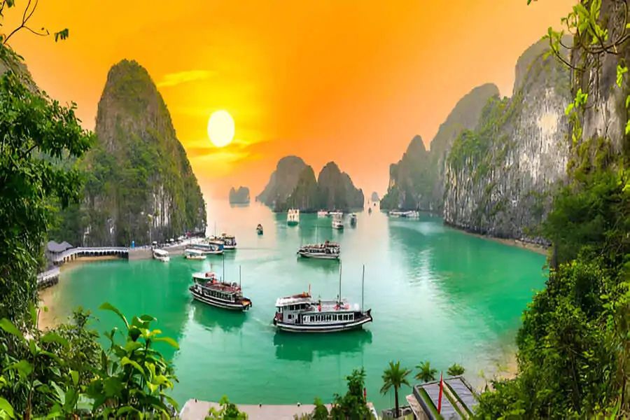 Explore Ha Long Bay