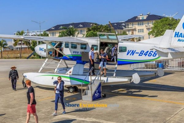 Hai Au Seaplane experience in Halong Bay