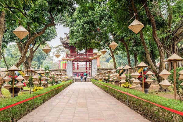 Halong Bay Cruise Excursions and Hanoi Capital