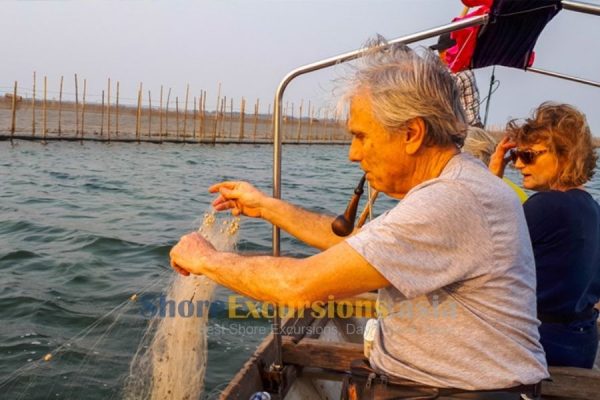 Hue shore excursions in Dam Chuon Fishing Village