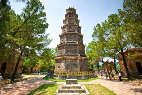 Hue shore excursions in Thien Mu Pagoda