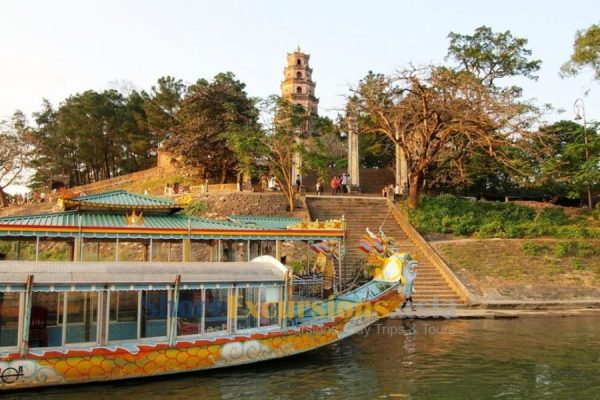 Hue shore excursions in Thien Mu Pagoda