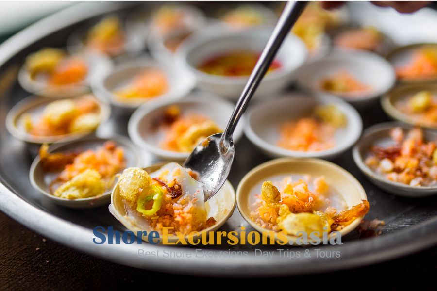 Local steamed cakes on Hue cruise excursions