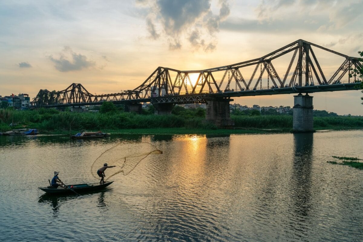 Long Bien Bridge – Witness to History