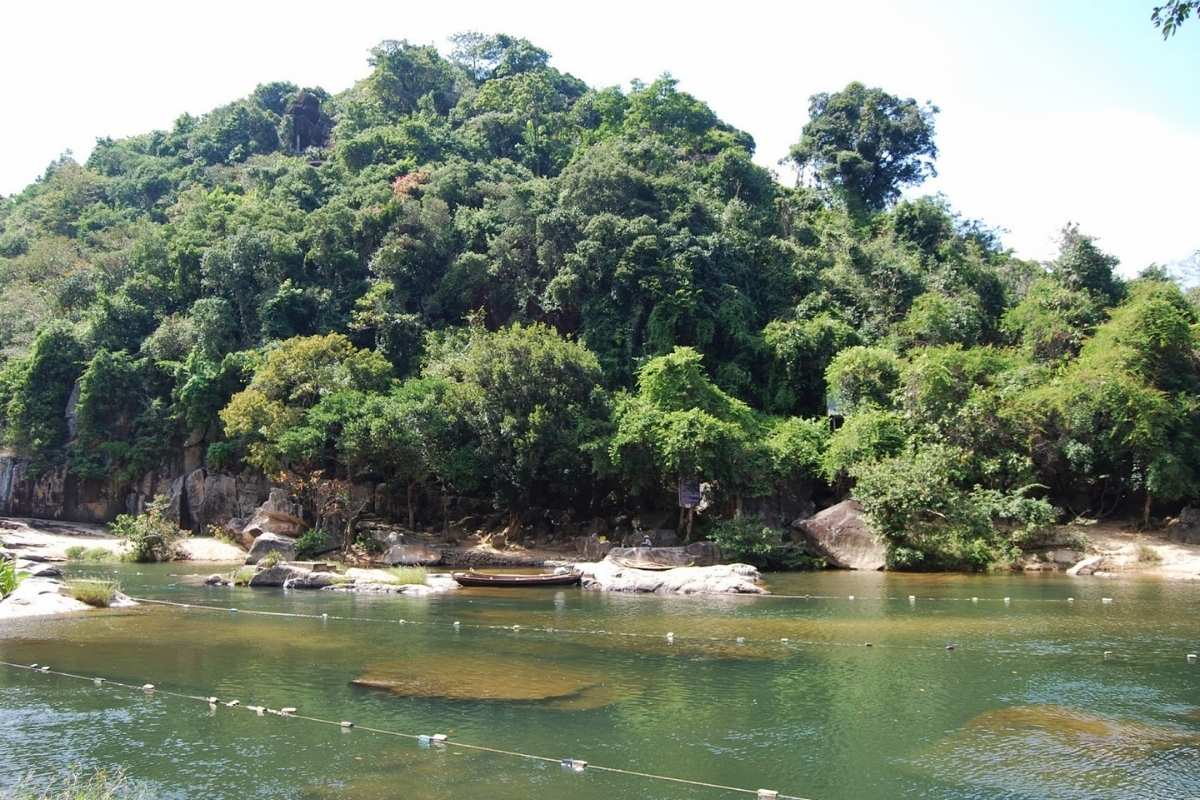 Nature Beauty at Ham Ho jungle park