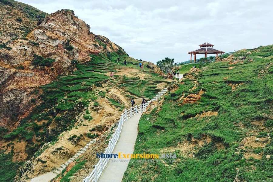Quy Nhon cruise port tour to Eo Gio Cliffs