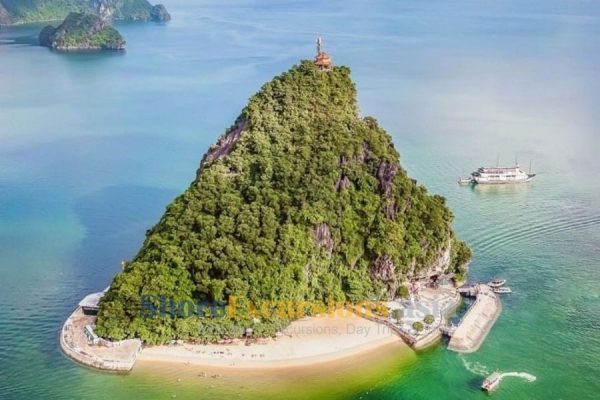 Sunset cruise tour to Halong Bay