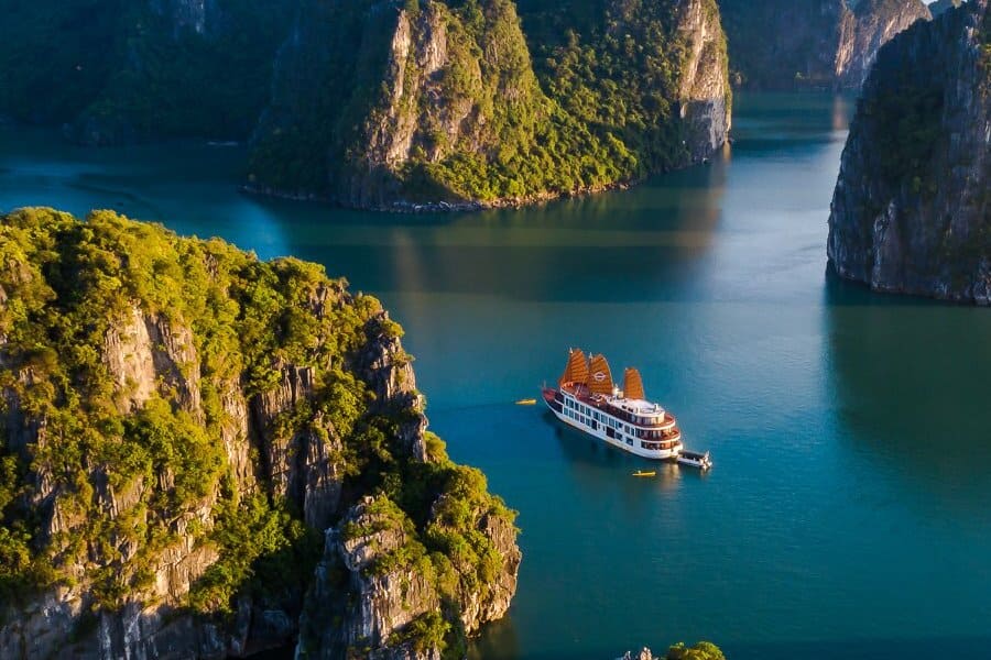 Vietnam Shore Excursion in Halong, A Nature Wonder