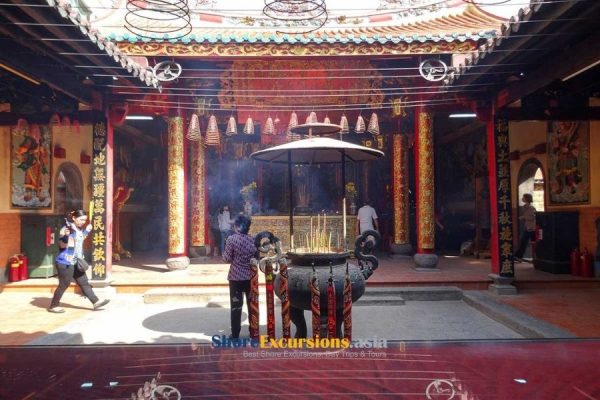 Visit the Nhi Phu Temple from Phu My port