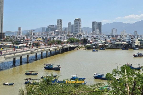 Xom Bong Bridge - Hue shore excursions